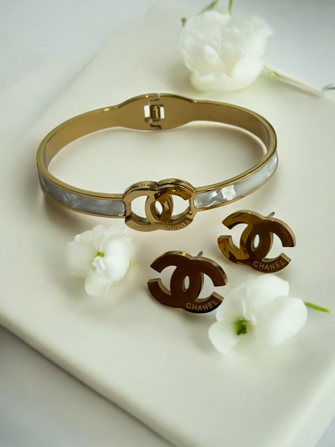 WHITE TRISTAN BRACELET AND EARRING (COMBO)