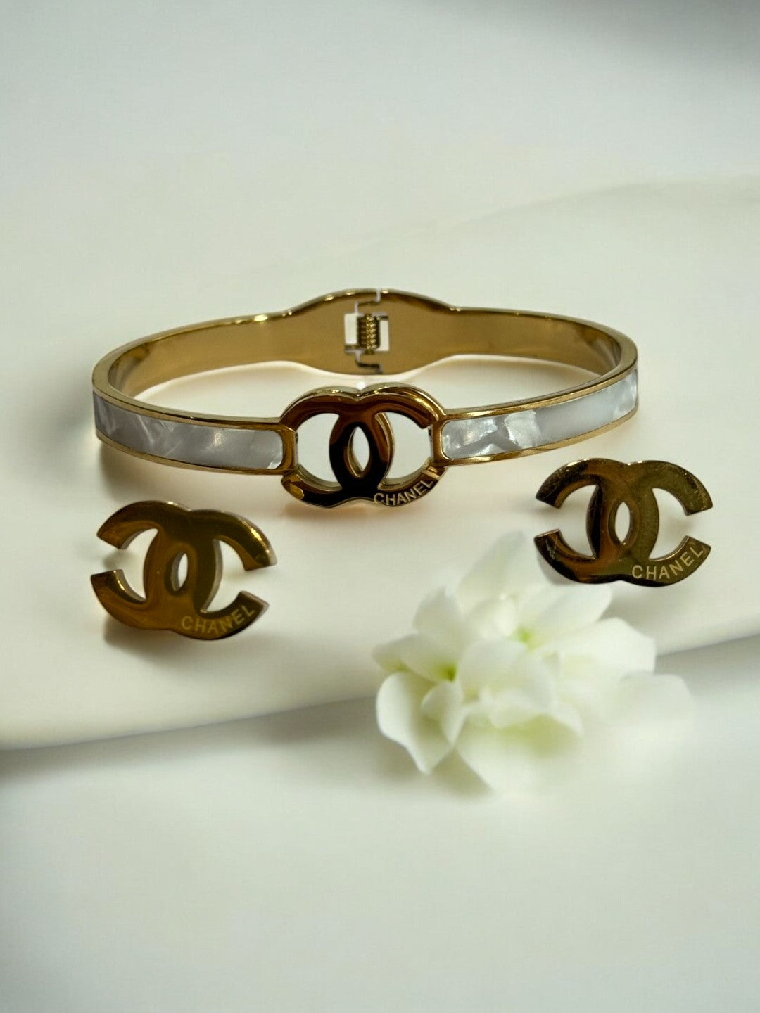WHITE TRISTAN BRACELET AND EARRING (COMBO)