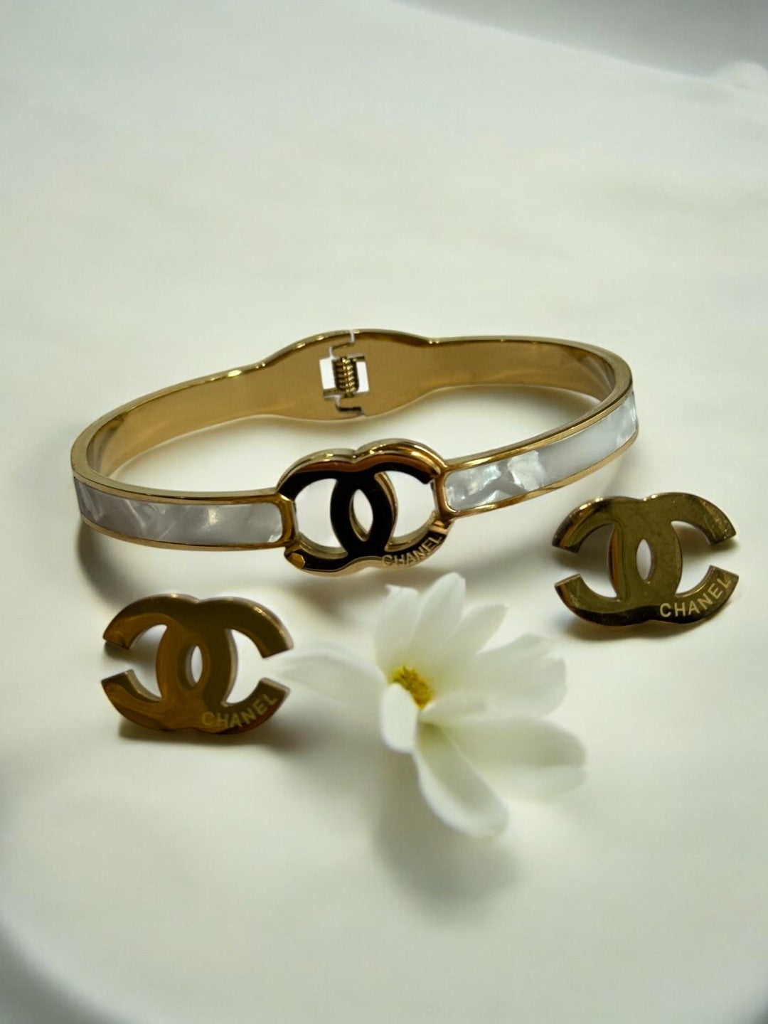 WHITE TRISTAN BRACELET AND EARRING (COMBO)