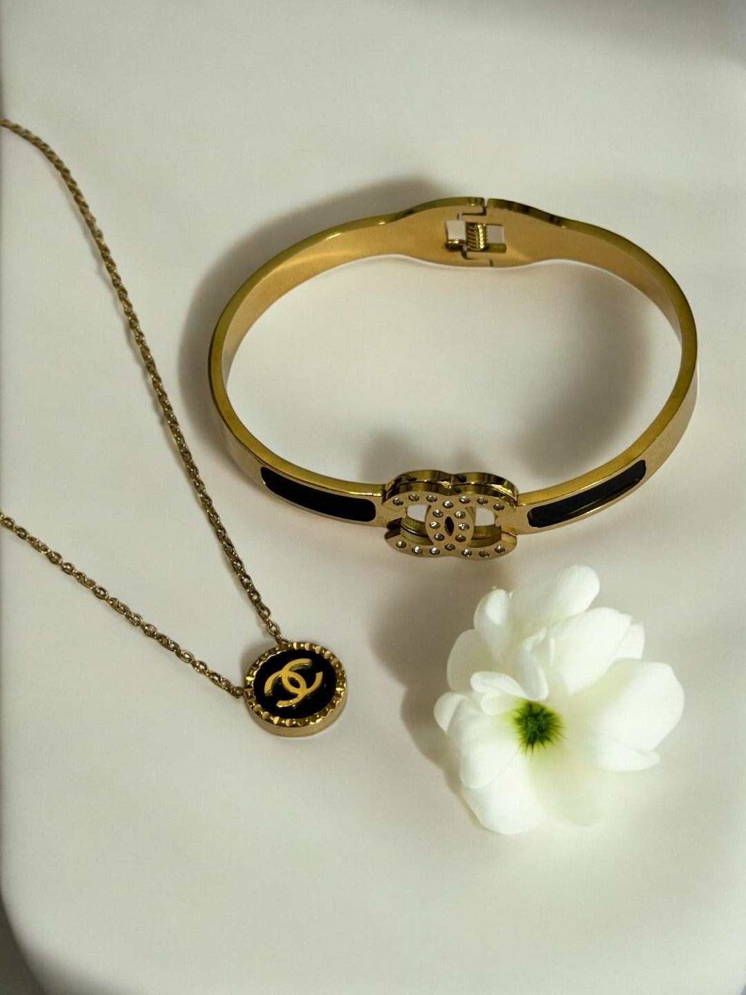 BLACK URJASVI NECKLACE AND BRACELET (COMBO)