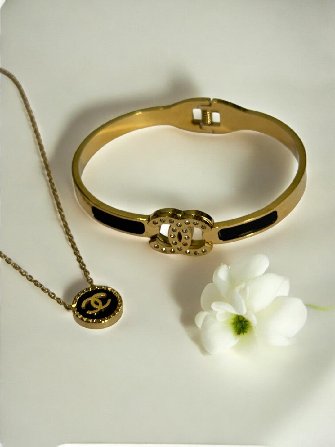 BLACK URJASVI NECKLACE AND BRACELET (COMBO)