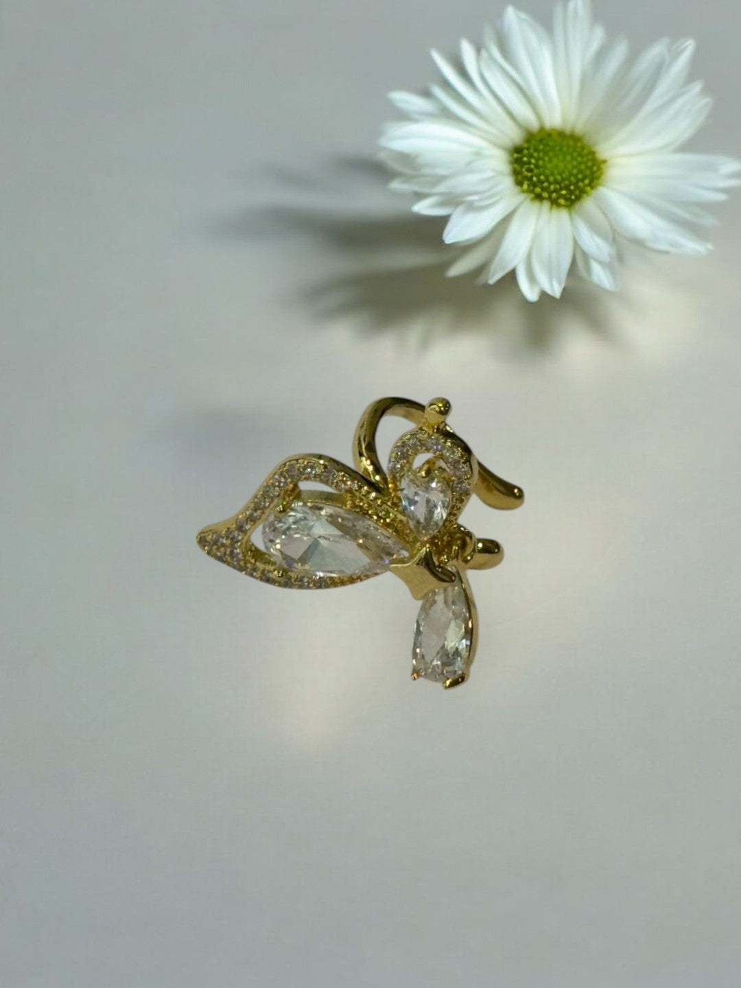 GOLDEN DIAMOND BUTTERFLY KIAN LEFT EAR CUFF