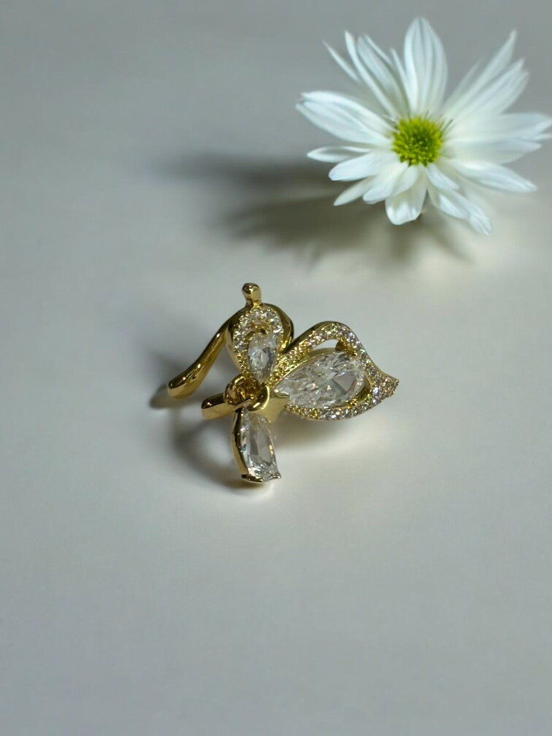 GOLDEN DIAMOND BUTTERFLY KIAN LEFT EAR CUFF