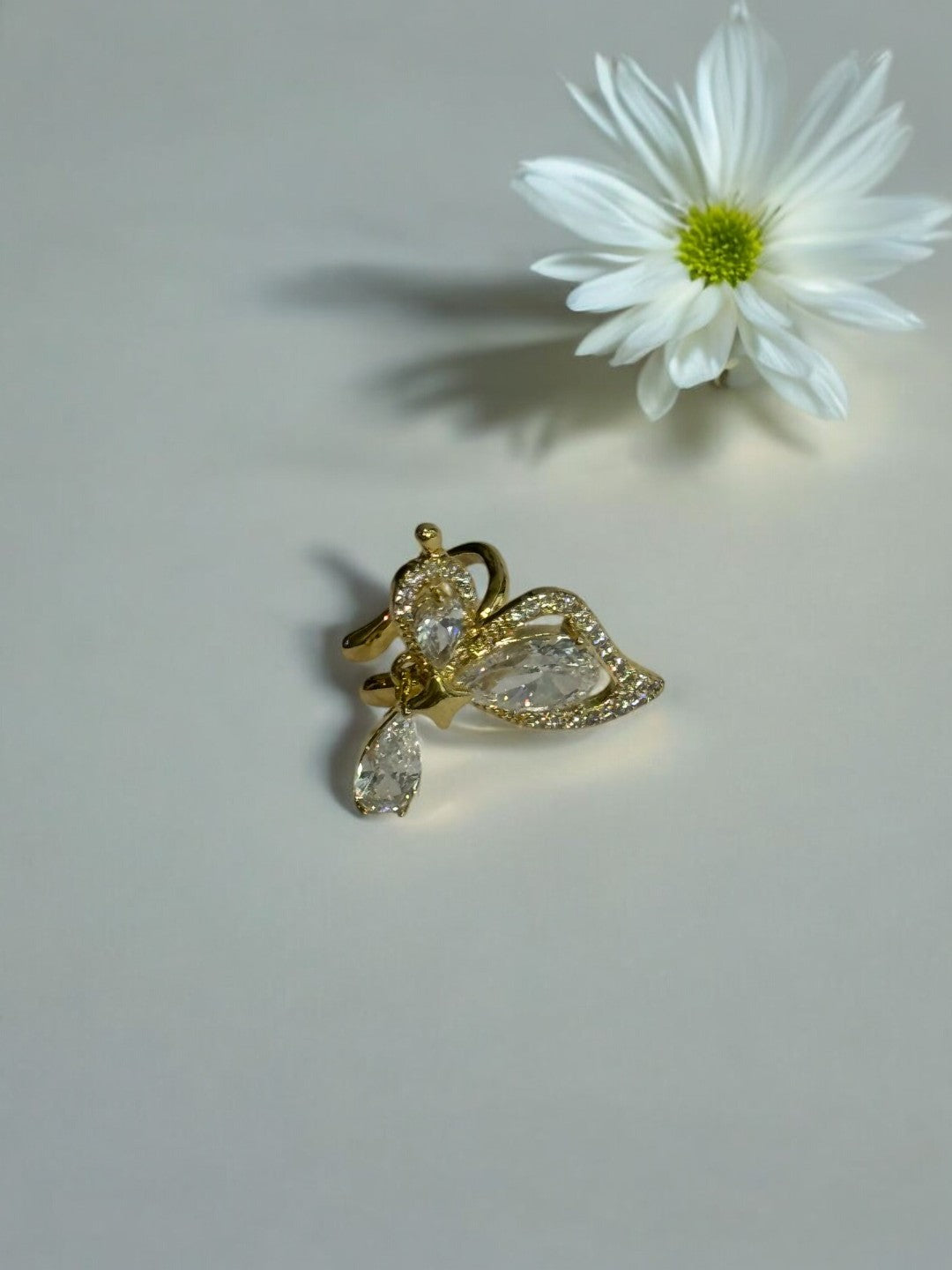 GOLDEN DIAMOND BUTTERFLY KIAN LEFT EAR CUFF