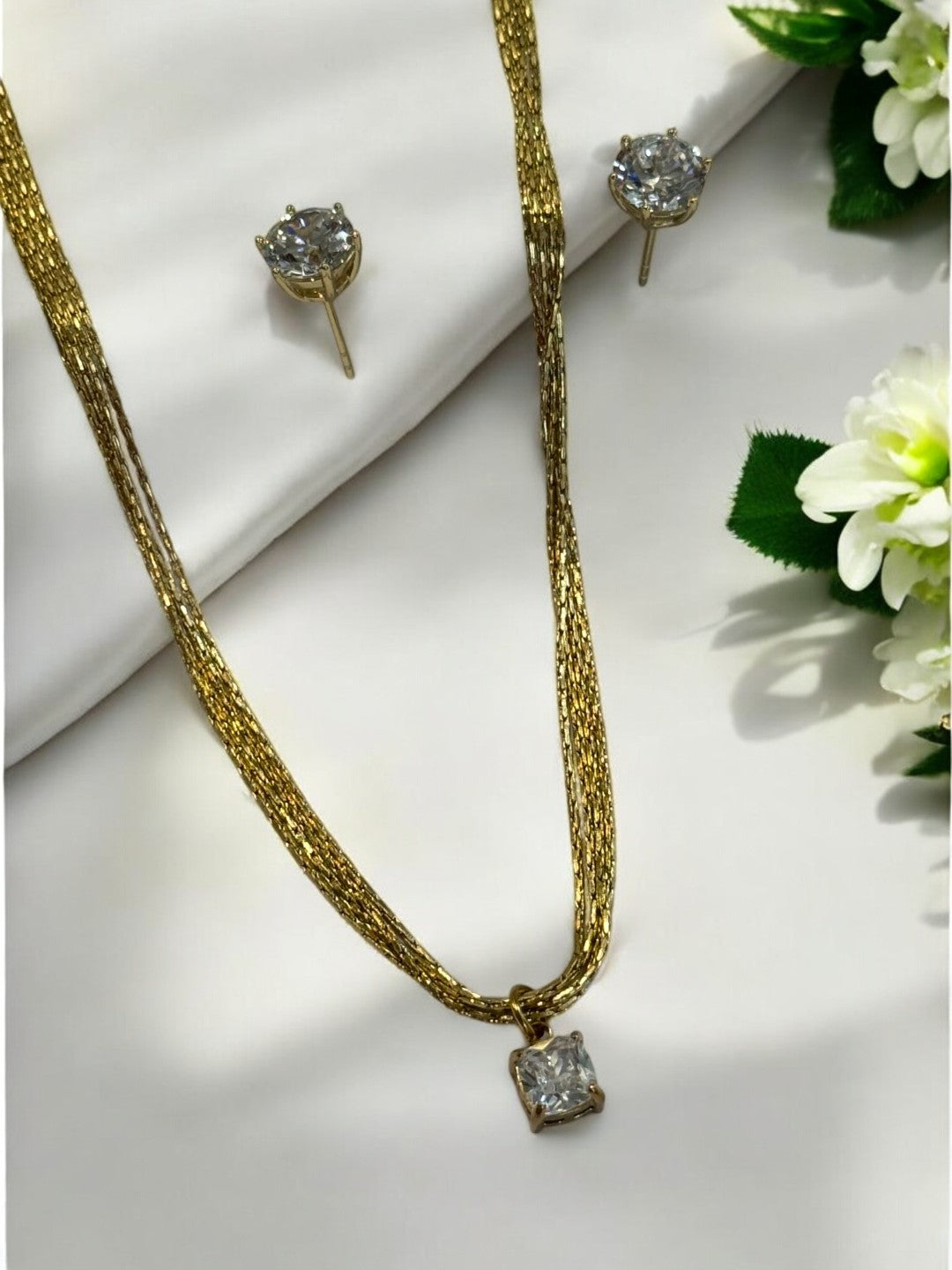GOLDEN ONE DIAMOND JASON NECKLACE