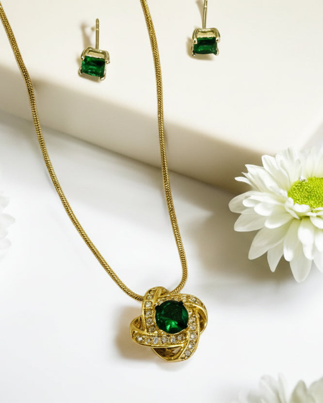 GREEN STAR NECKLACE AND EARRINGS (COMBO)