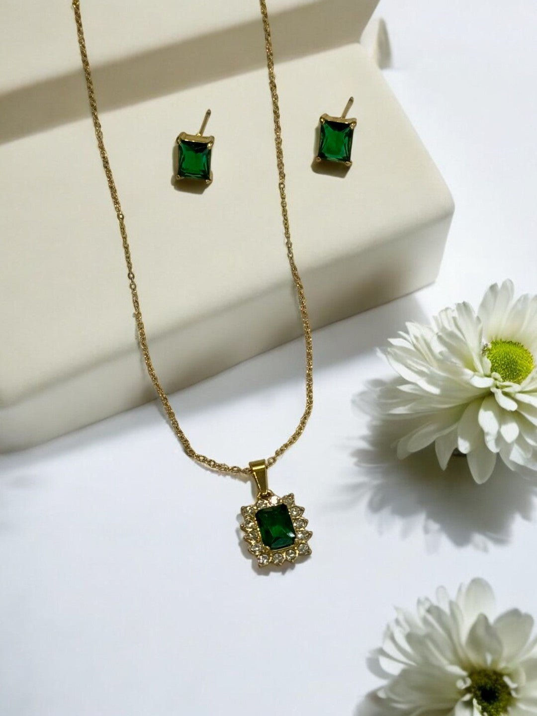 GREEN DIAMOND MICAHYN NECKLACE