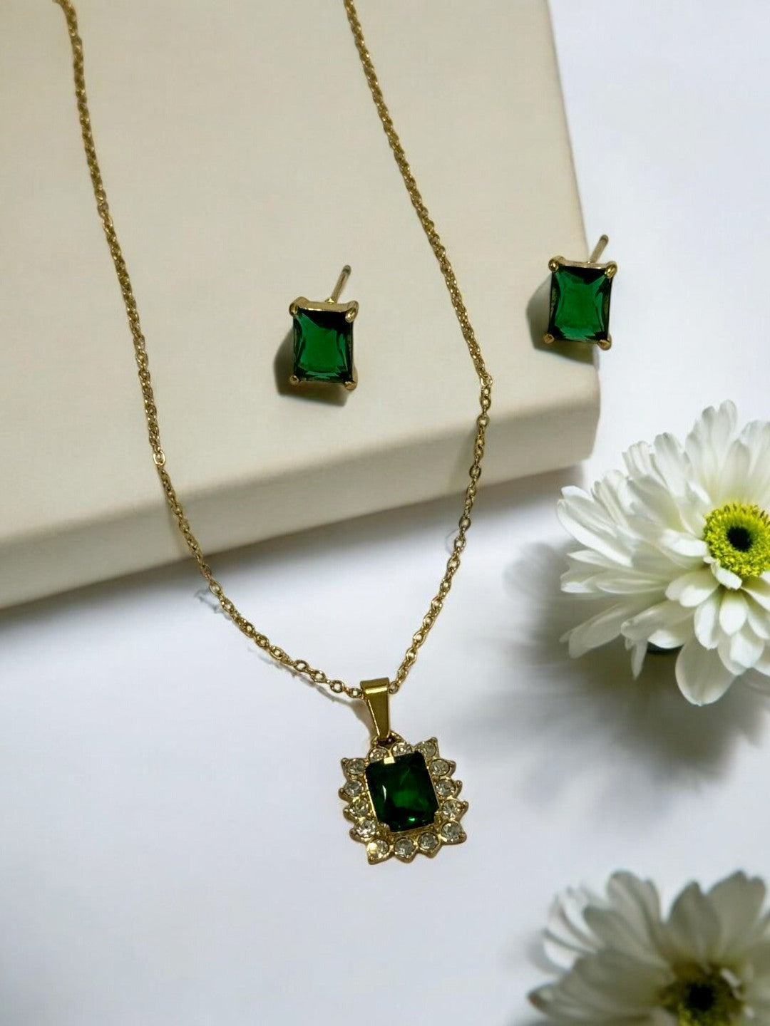 GREEN DIAMOND MICAHYN NECKLACE