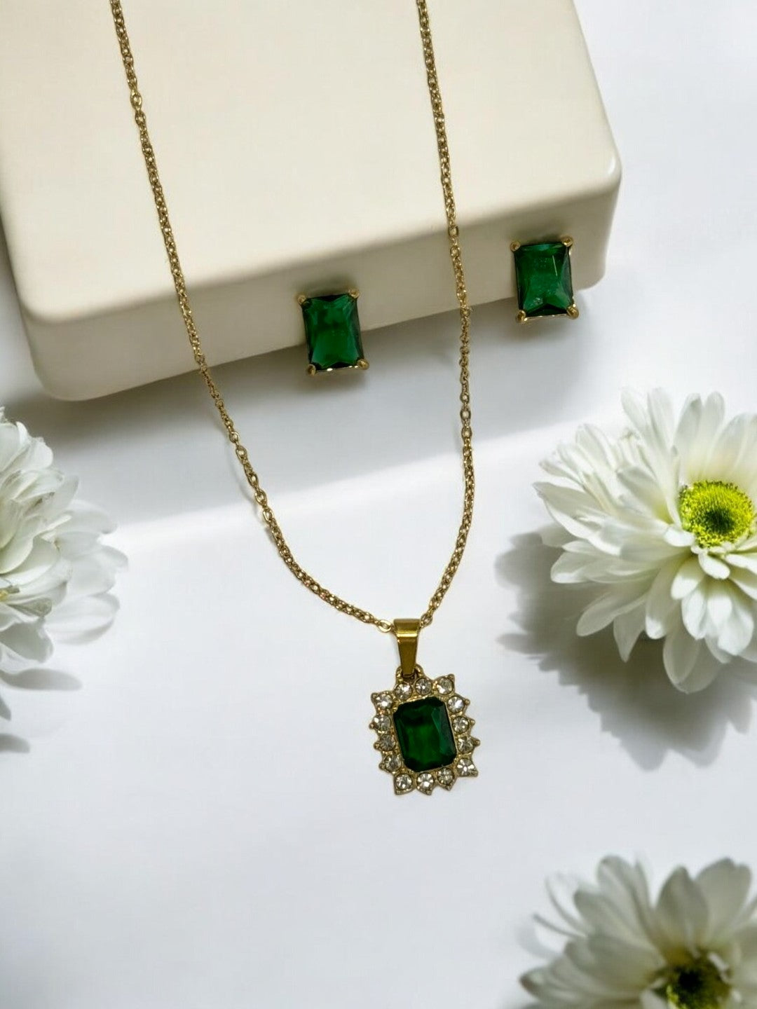 GREEN DIAMOND MICAHYN NECKLACE