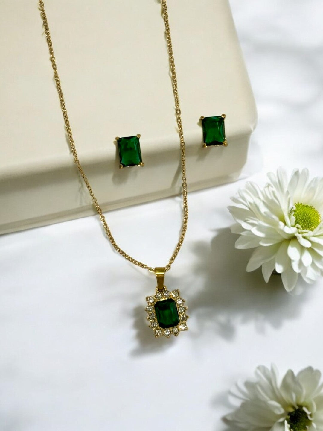 GREEN DIAMOND MICAHYN NECKLACE
