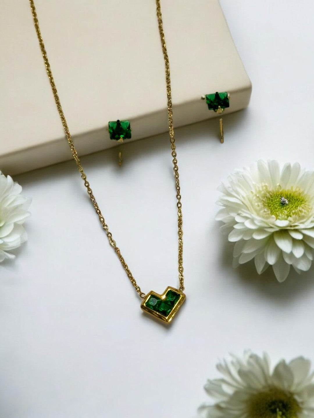 GREEN DIAMOND LUIS NECKLACE