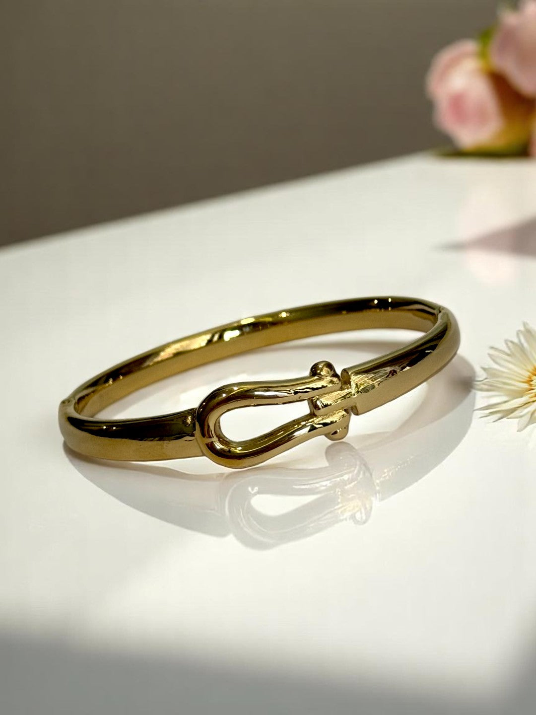 GOLDEN HORESESHOE CHOLAS BRACELET