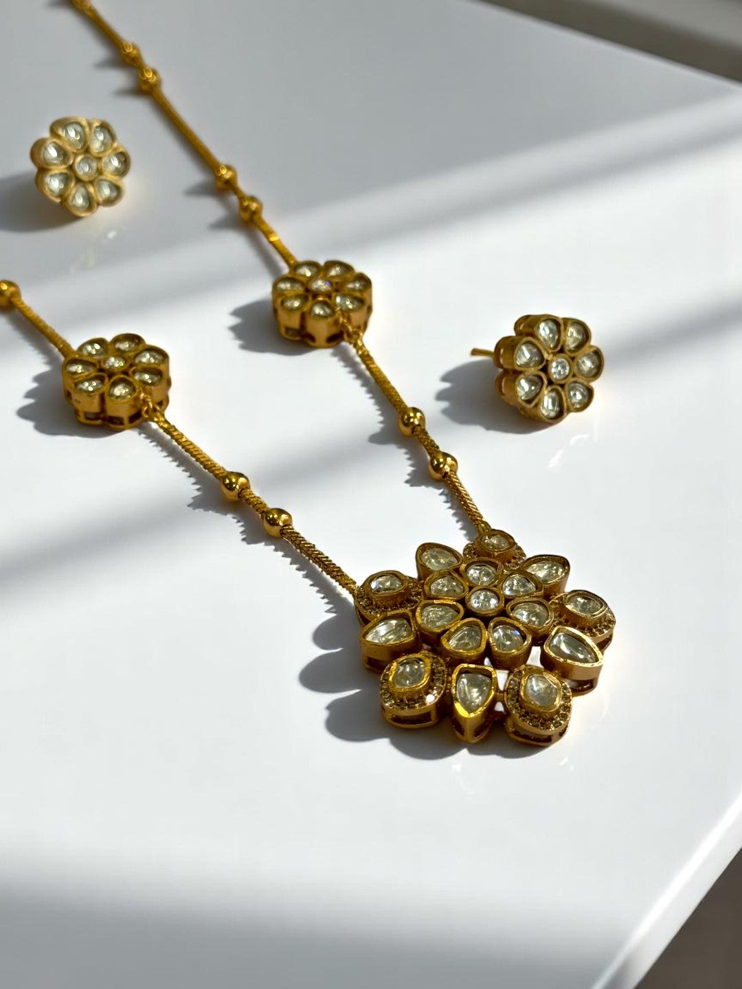 GOLDEN RACHI KUNDAN JEWELLERY SET