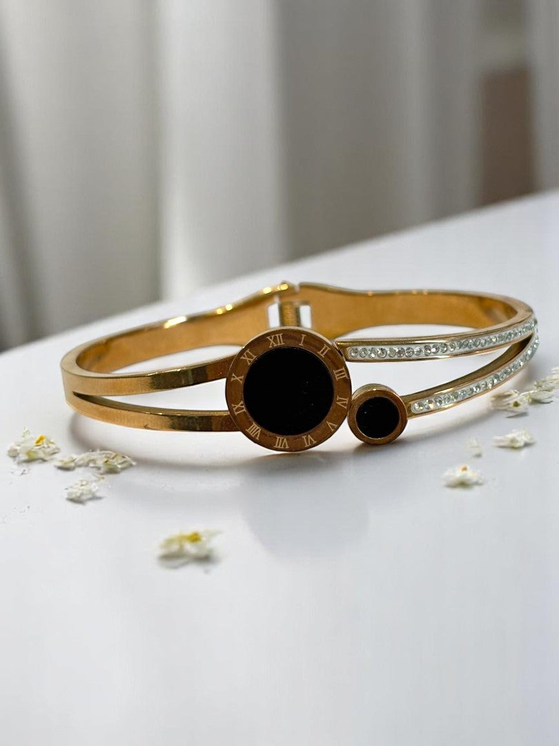 BLACK ROMAN NUMERAL MILLIE BRACELET