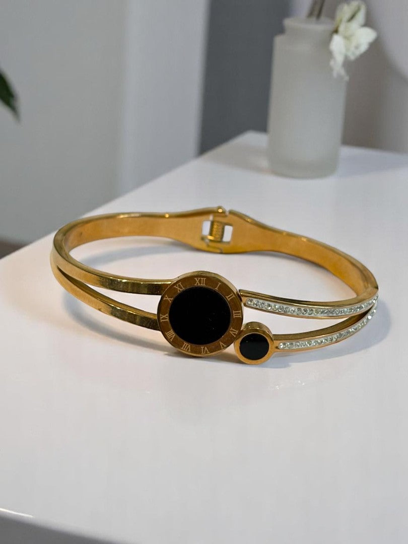BLACK ROMAN NUMERAL MILLIE BRACELET