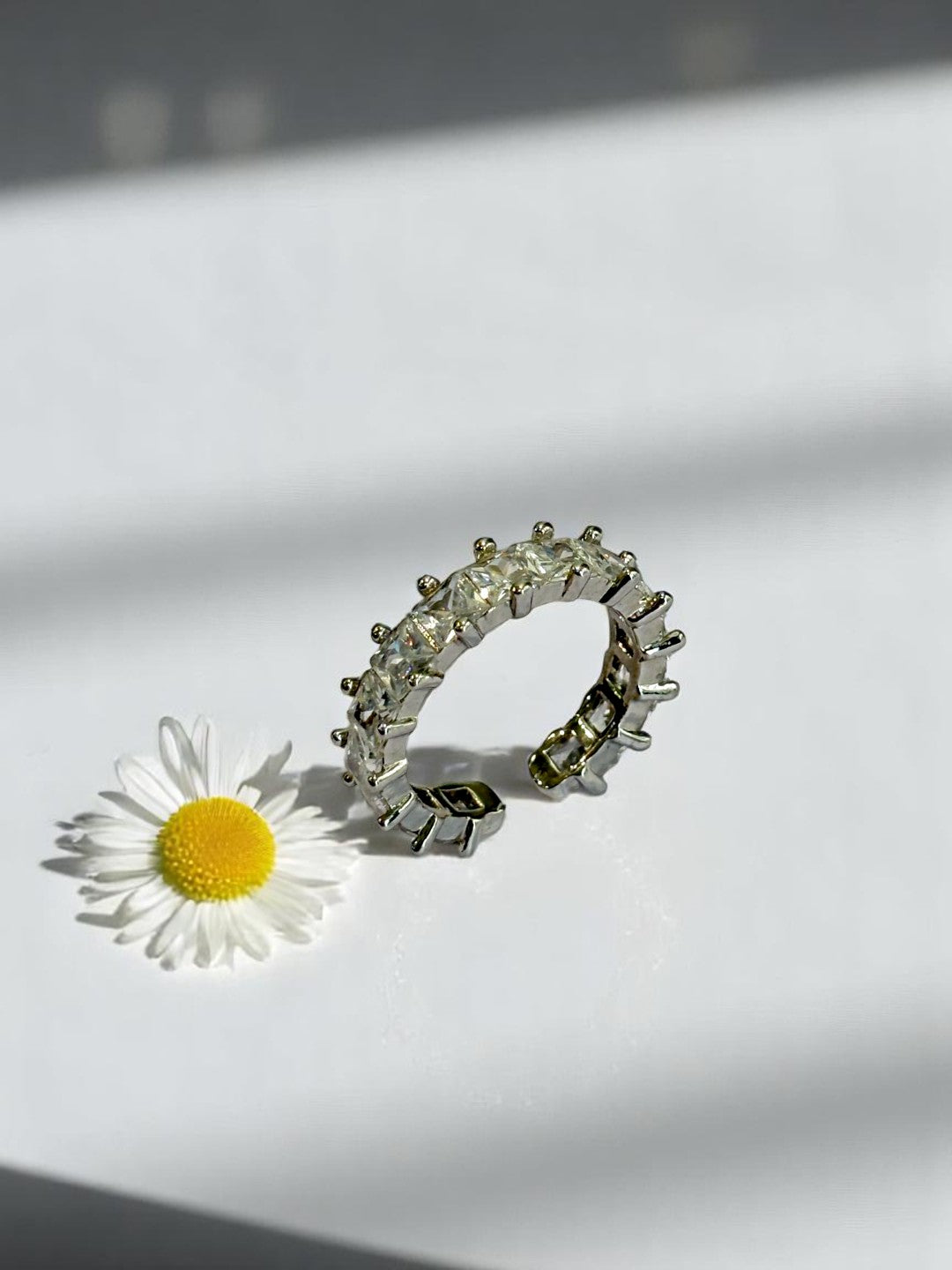 SILVER DIAMOND ITHIKA RING