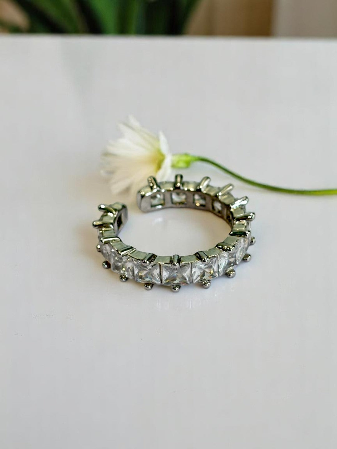 SILVER DIAMOND ITHIKA RING