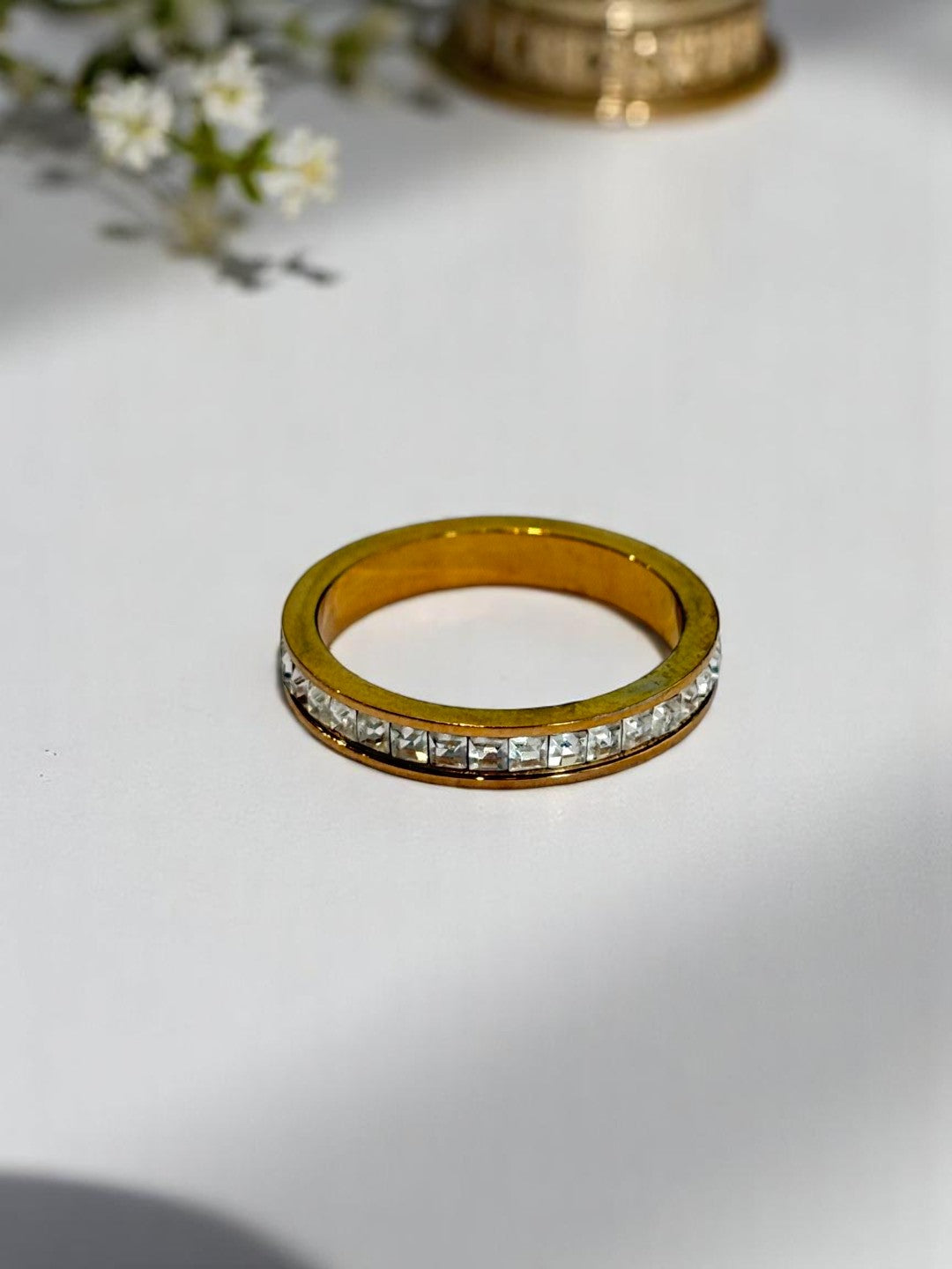 GOLDEN DIAMOND APEKSHA RING