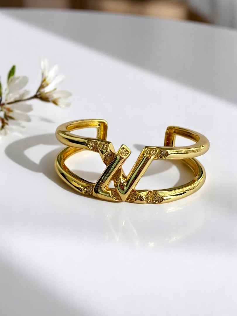 GOLDEN LV THANIEL BRACELET (CUFF)