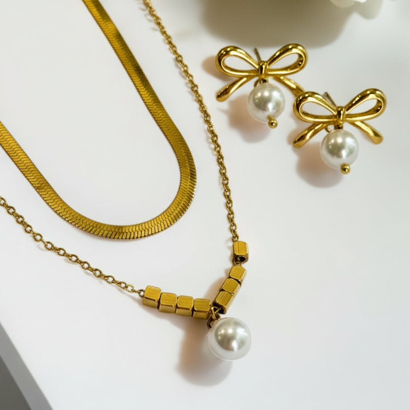 GOLDEN BOW PEARL IXIA NECKLACE AND EARRINGS (COMBO)