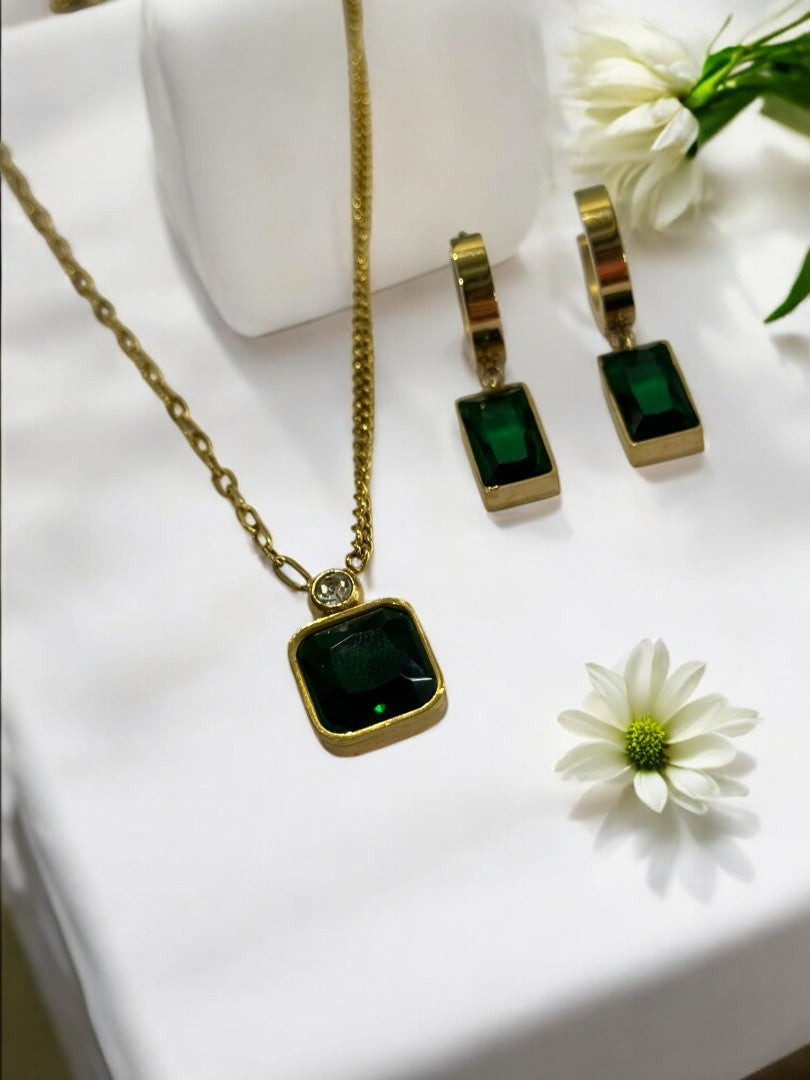 GREEN LUCAS NECKLACE AND EARRINGS (COMBO)