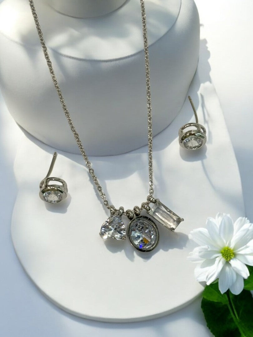 MULTI SHAPE DIAMOND NYALEY NECKLACE