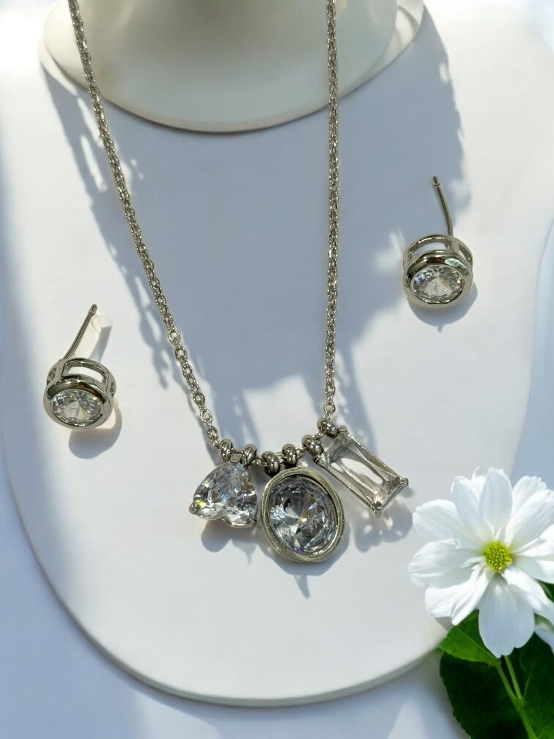 MULTI SHAPE DIAMOND NYALEY NECKLACE