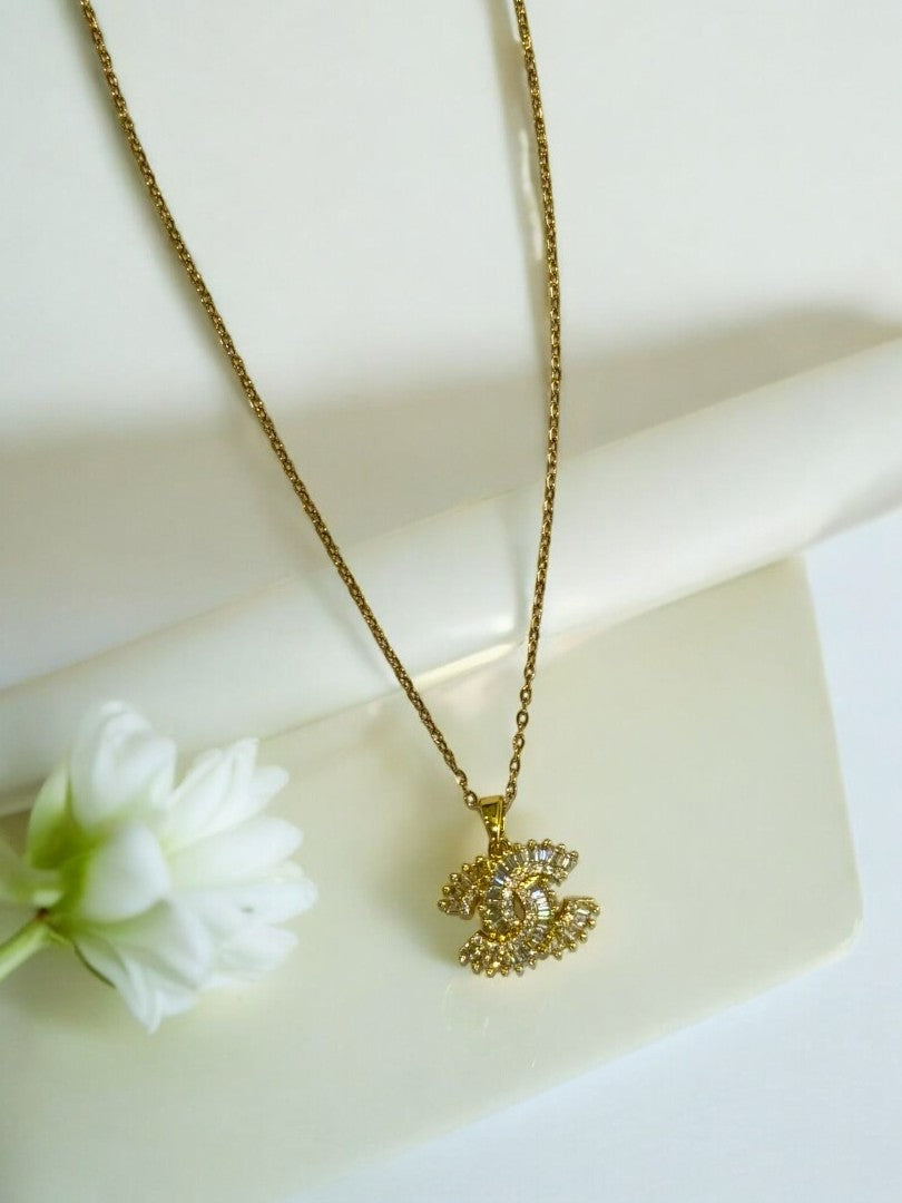 GOLDEN DIAMOND HEMIE NECKLACE