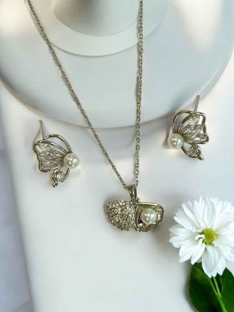 SILVER SEA SHELL PEARL DINI NECKLACE
