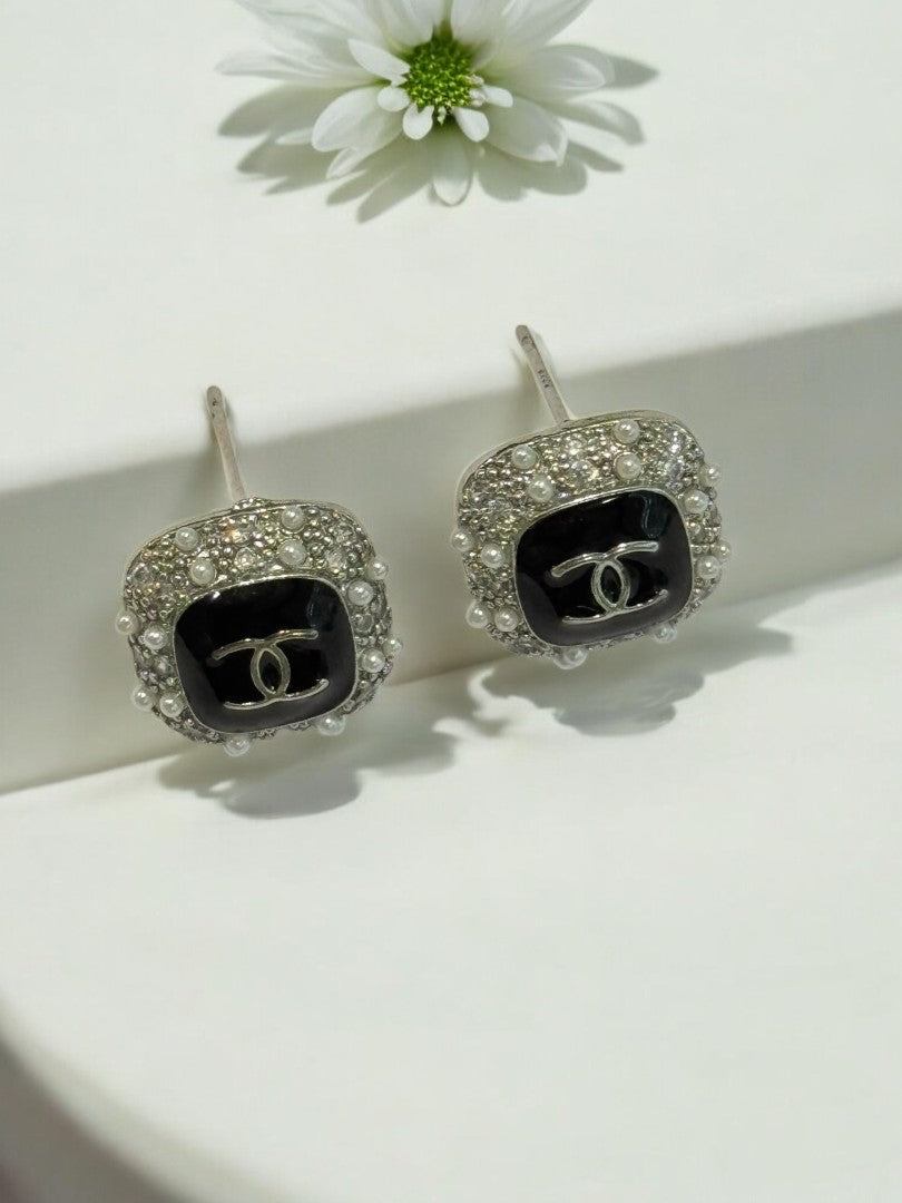 BLACK DIAMOND WREN EARRINGS