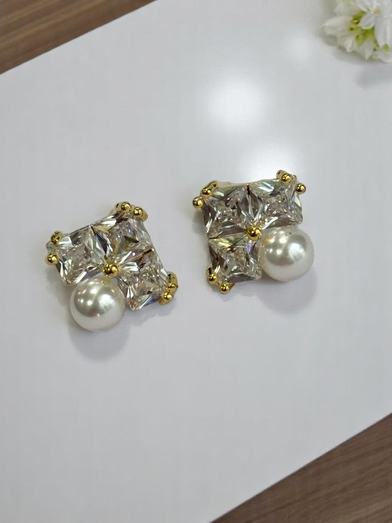 DIAMOND PEARL ENJAMIN EARRINGS