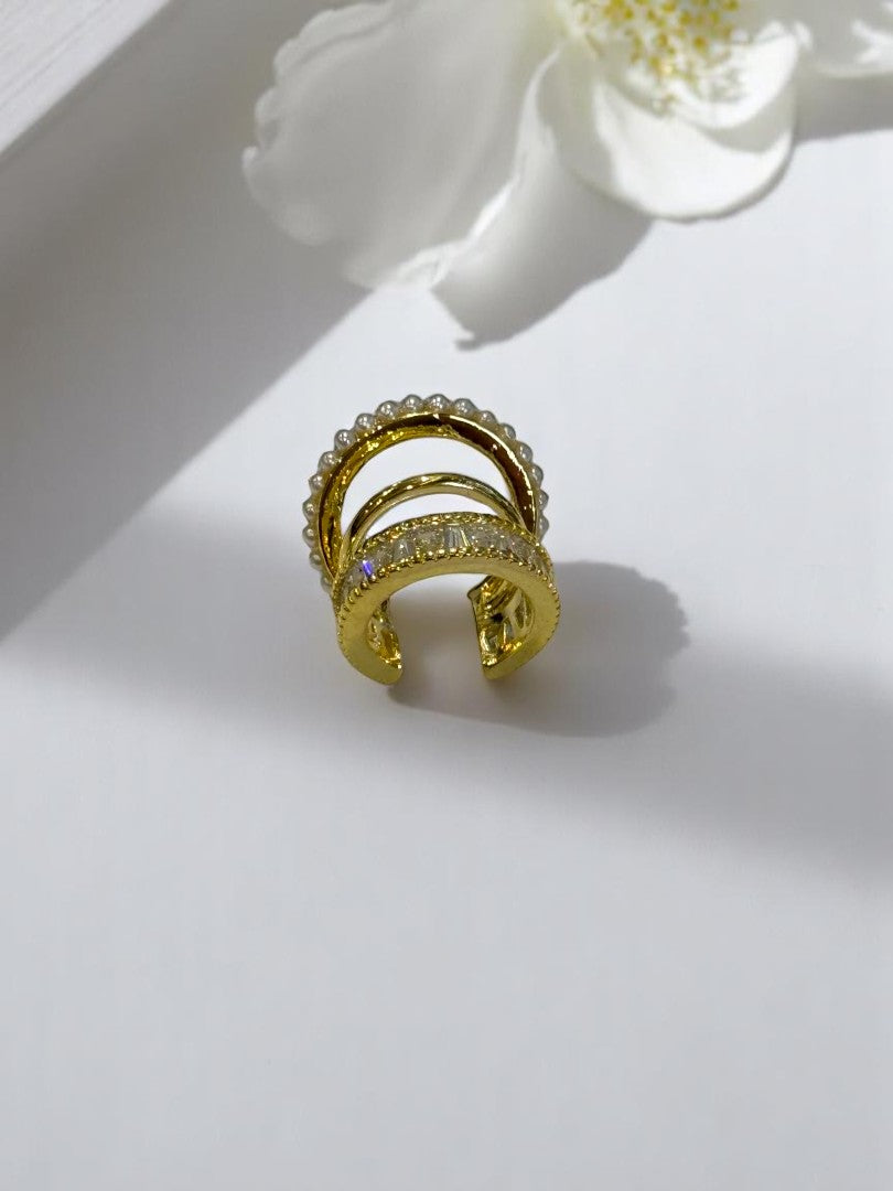 GOLDEN DIAMOND ARRISON EAR CUFF