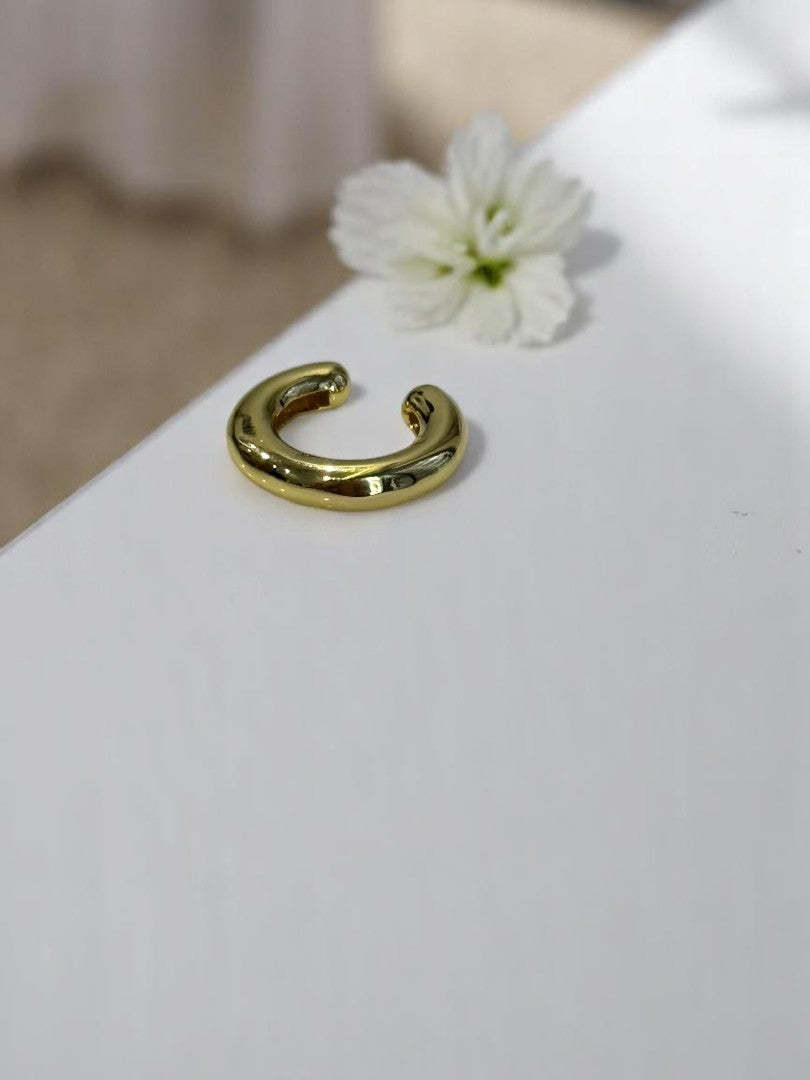 GOLDEN JONAH EAR CUFF