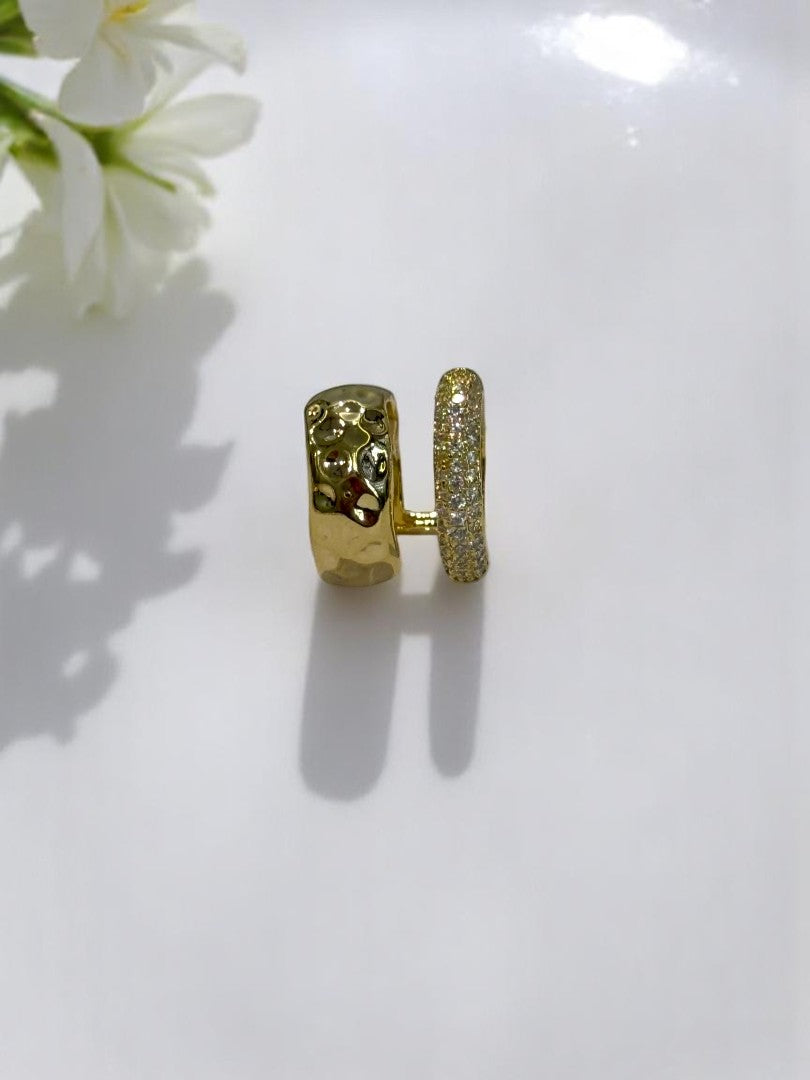 GOLDEN DIAMOND RENZO EAR CUFF
