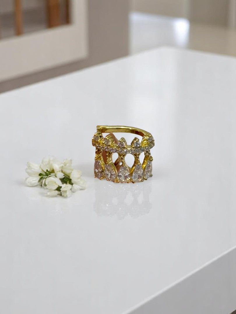 GOLDEN DIAMOND EMILIANO EAR CUFF