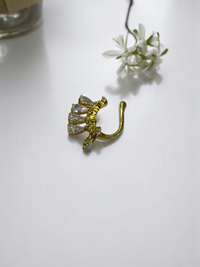 GOLDEN DIAMOND EMILIANO EAR CUFF