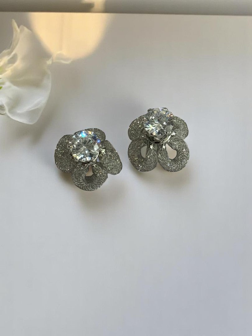 SILVER DIAMOND FLOWER COLTER EARRINGS