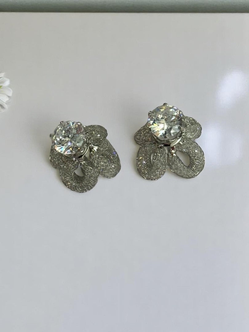SILVER DIAMOND FLOWER COLTER EARRINGS