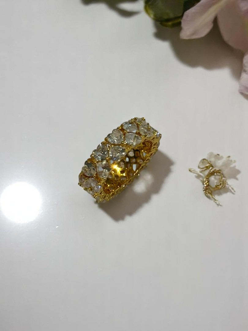 GOLDEN DIAMOND HEART MARCUS RING