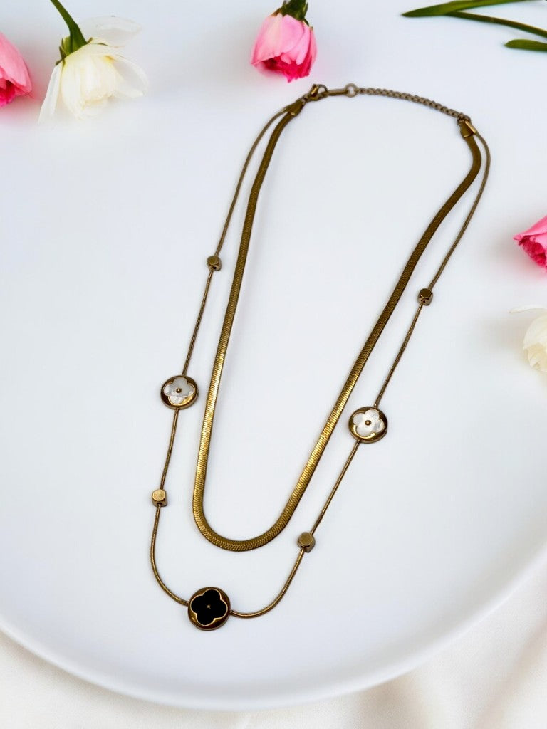 BRANDED CLOVER LAYERED CHAIN