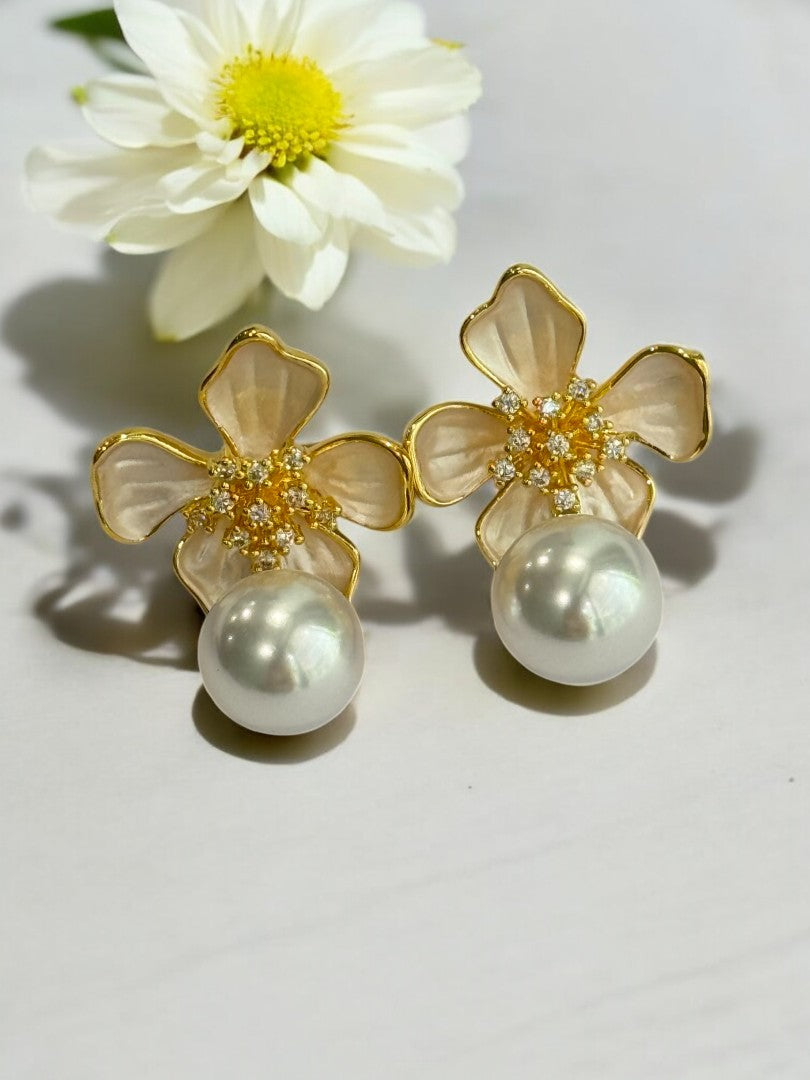 OFF-WHITE PEARL REMING EARRINGS