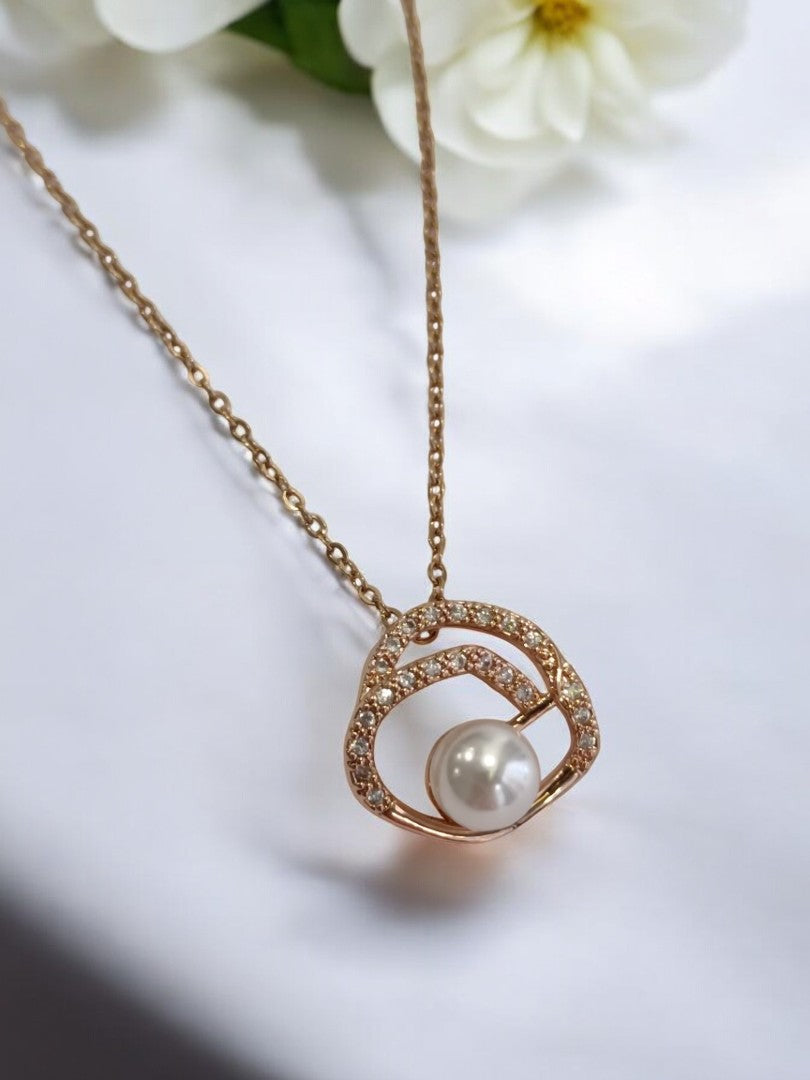 ROSE GOLD CHAIN WITH PEARL AND TWINKLING DIAMOND