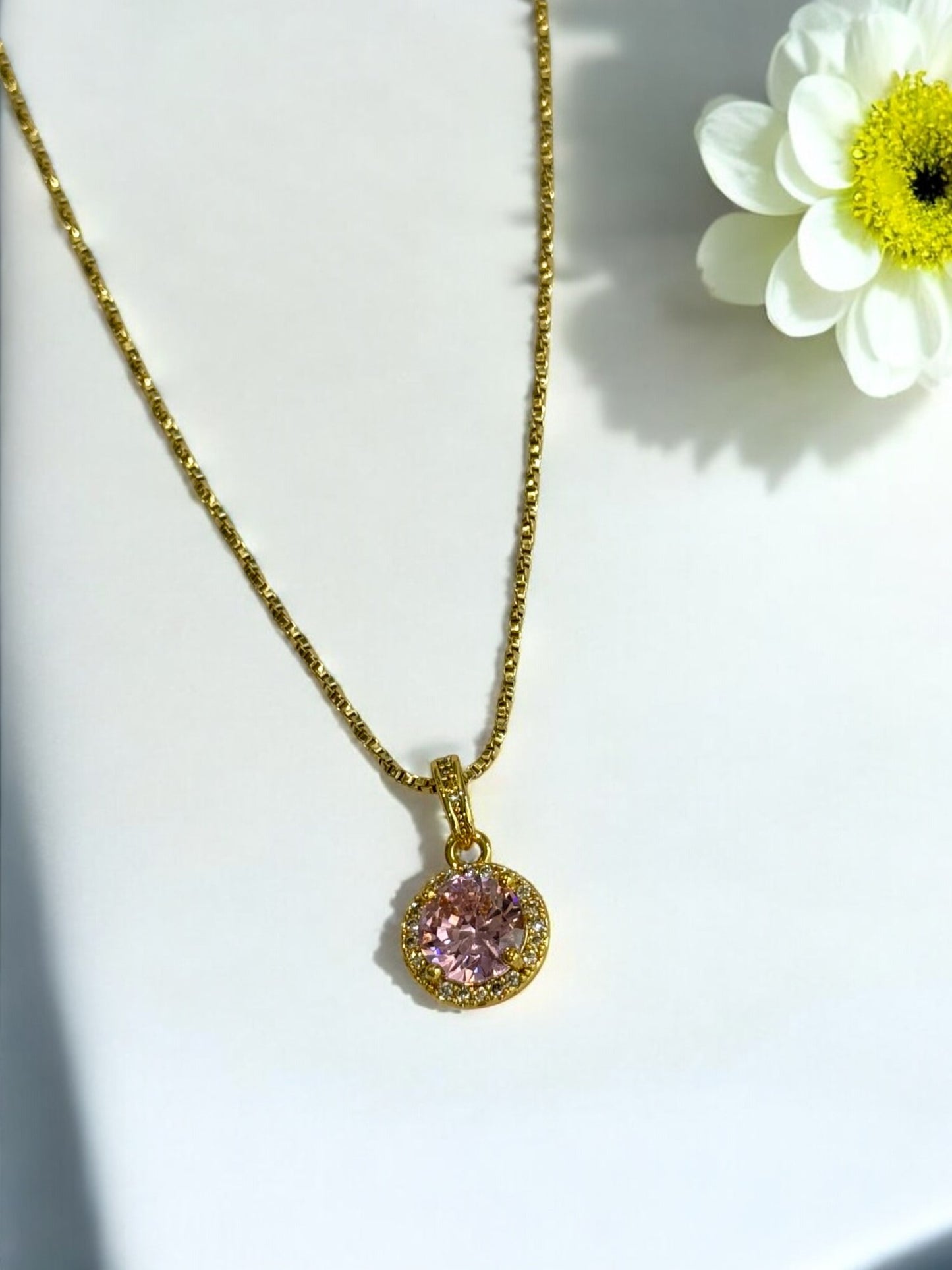 PINK DIAMOND AXSON NECKLACE
