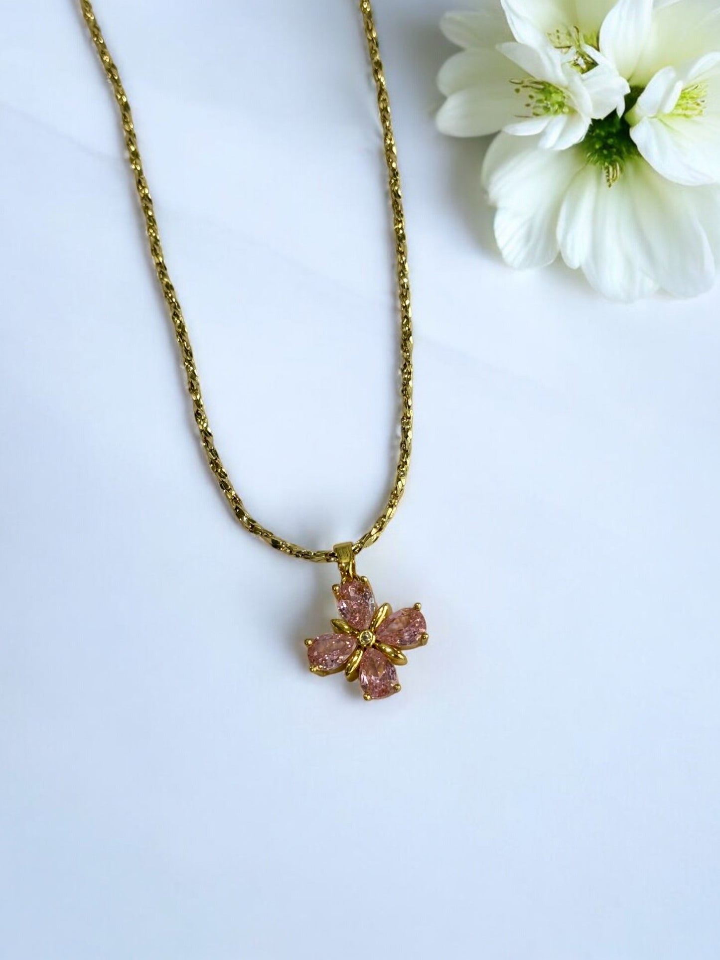PINK DIAMOND LIUKA NECKLACE