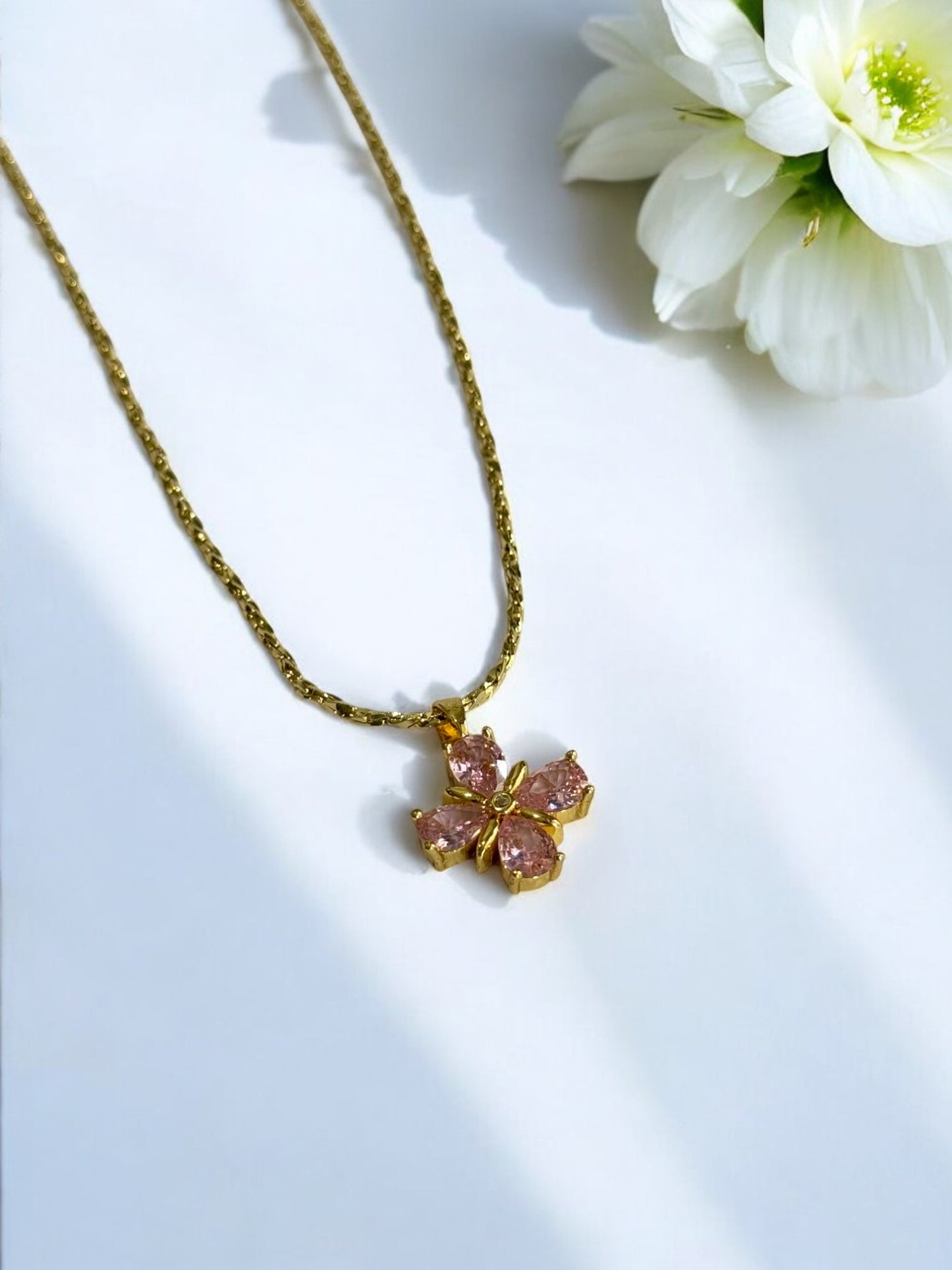 PINK DIAMOND LIUKA NECKLACE