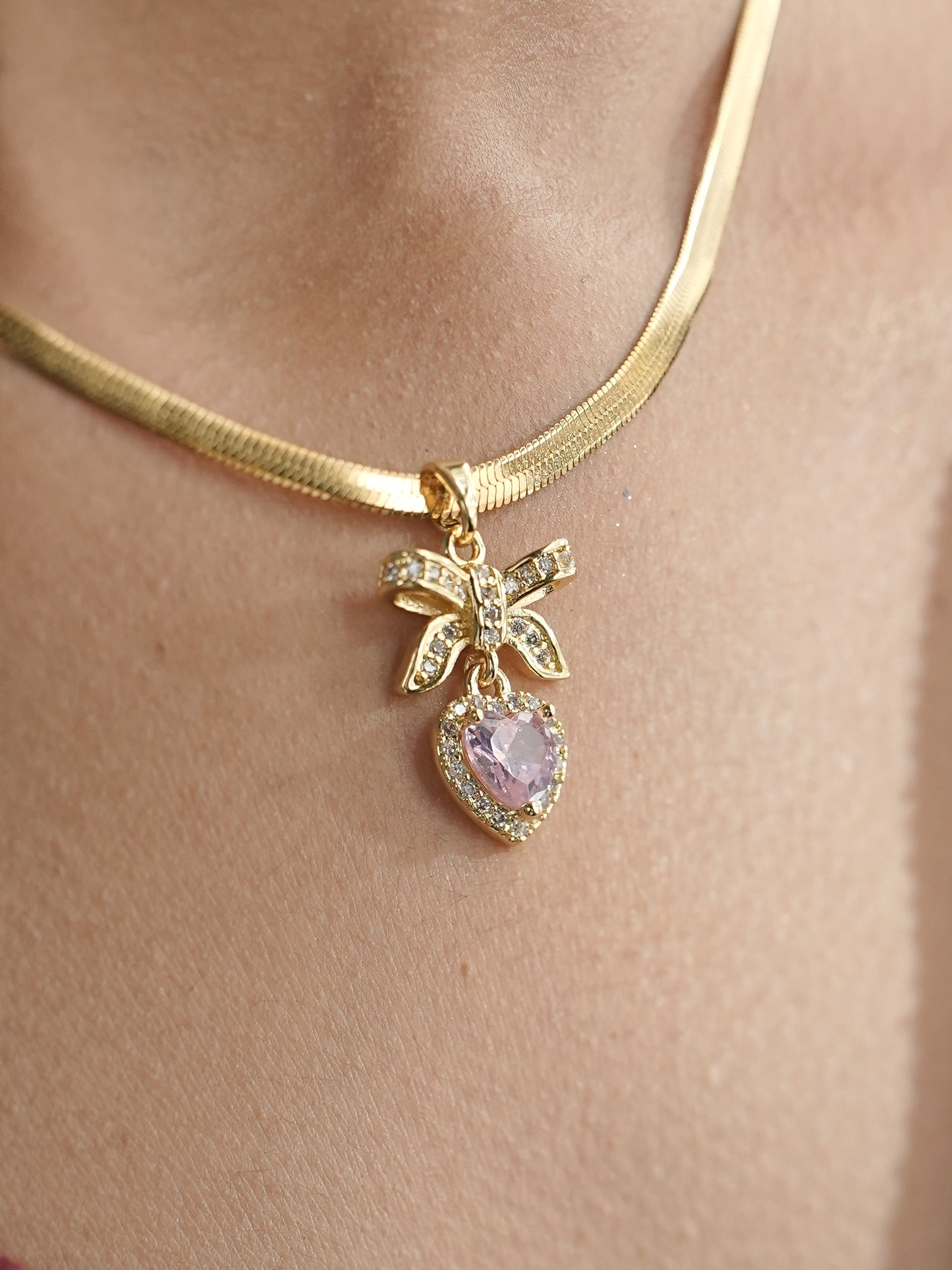 GOLDEN CHAIN WITH PINK DIAMOND AND TINY DIAMOND BOW