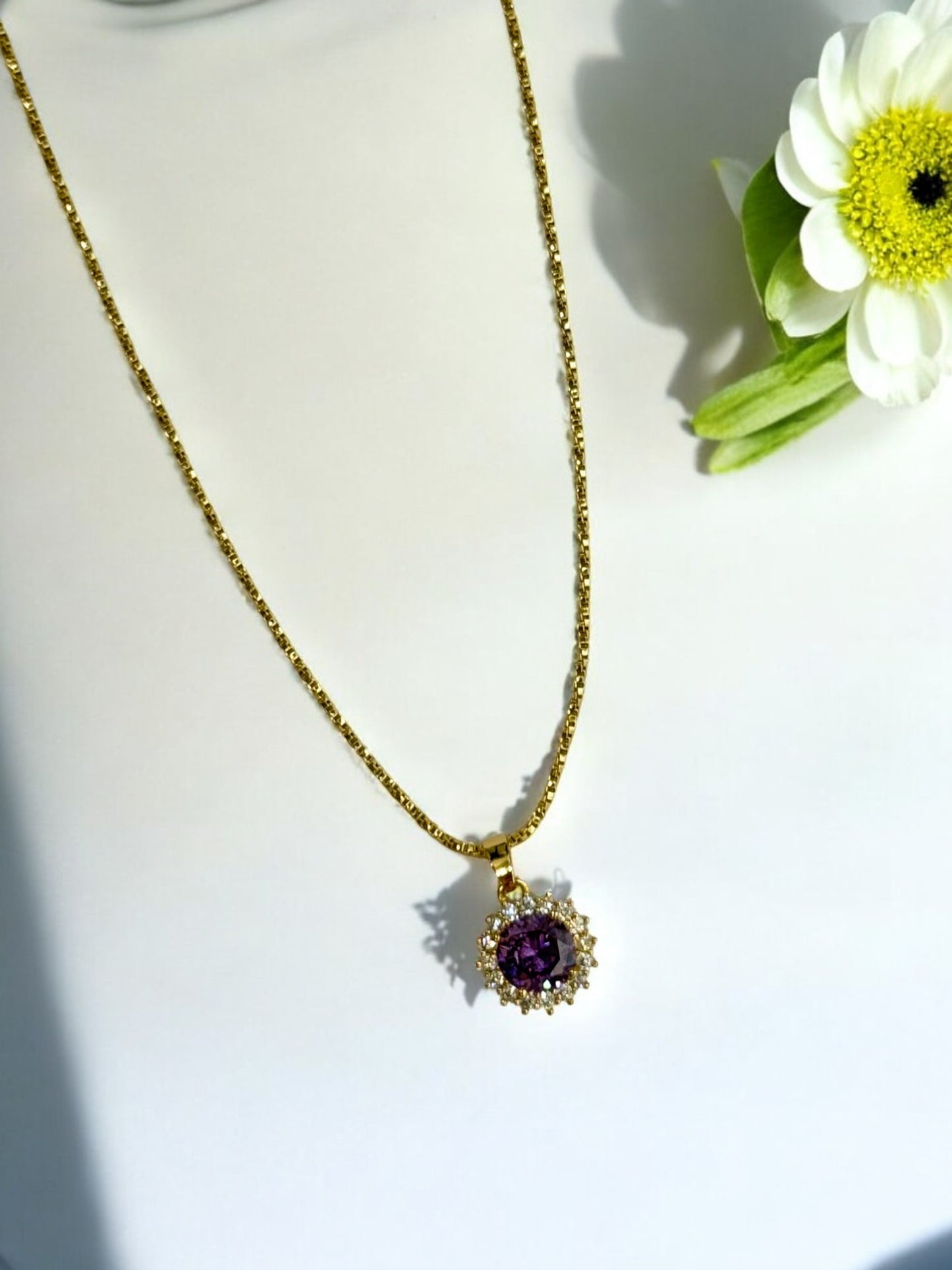 PURPLE DIAMOND AXSON NECKLACE