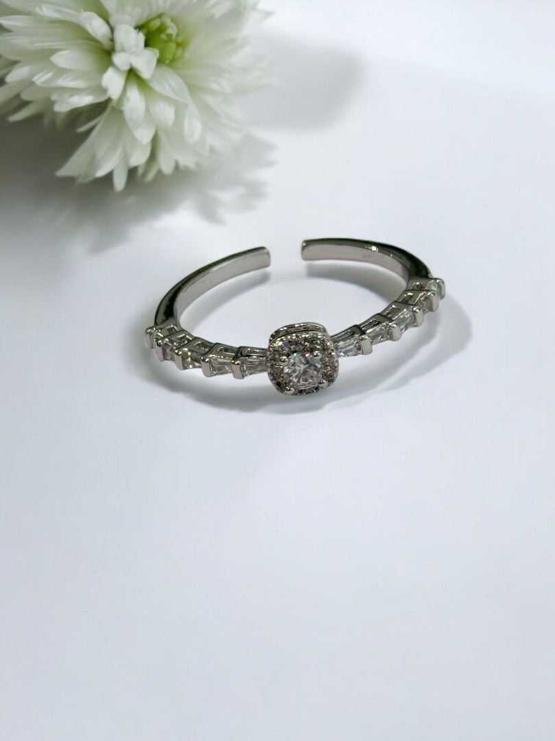 SILVER DIAMOND PORTER RING
