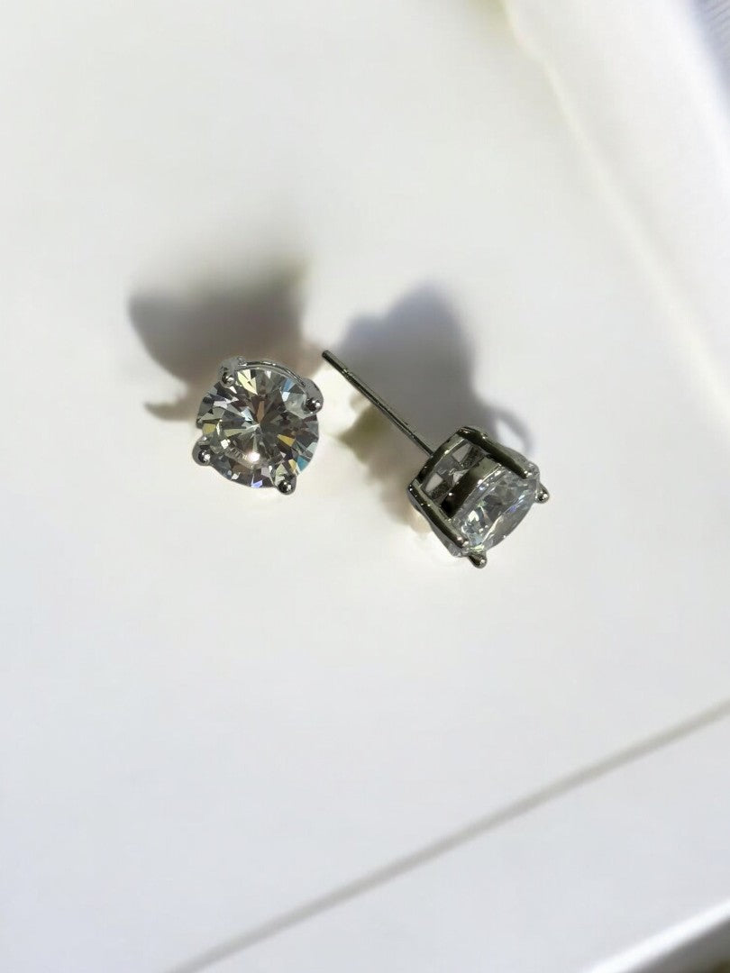 92.5 SILVER PLATED STUDED TWINKLING DIAMOND PREMIUM STUD