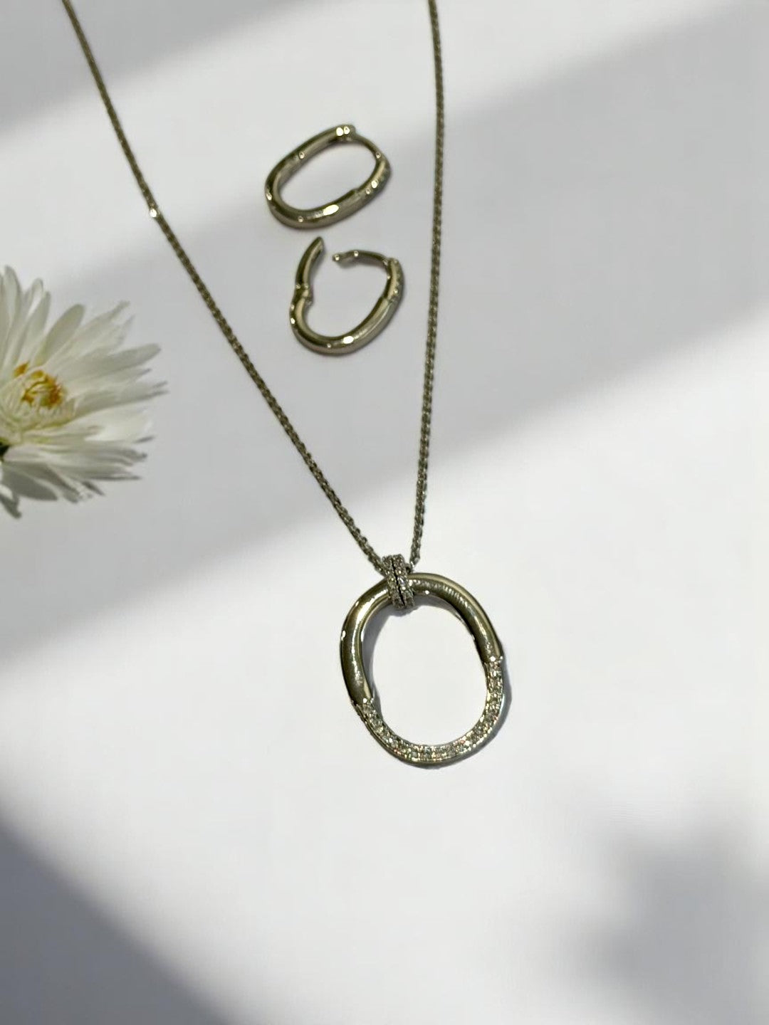 92.5 SILVER CHAIN WITH BRANDED DIAMOND PENDENT AND HOOP EARRING